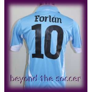  URUGUAY FORLAN 10 HOME FOOTBALL SOCCER JERSEY X LARGE 