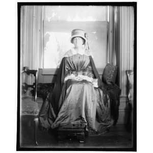  Mrs. Turner,Waban,Newton,Middlesex Co,MA,1910,Kasebier 