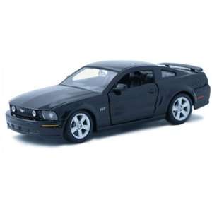  1/24 06 Mustang GT Coupe: Toys & Games