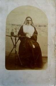 Antique NUN Photo ~ Pre 1904 ~ Sewing Lace ~ Unknown Congregation 