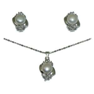  White Pearl in a Diamond like Silver Coated Jewelry Set 
