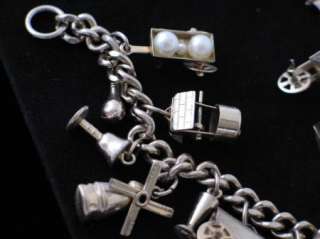 Vintage Gold Tone Cham Bracelet 15 Charms Total   8 Movables  