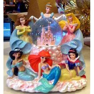  Disney Princess Figurine Snowglobe Water Globe NEW 
