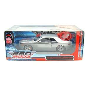  2006 Dodge Challenger Concept 1/18 Silver Toys & Games
