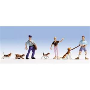    Noch 15435 Dog Walkers (2) & Dogs (4) & Delivery Man Toys & Games