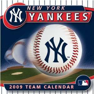  New York Yankees MLB Box Calendar: Sports & Outdoors
