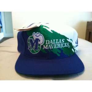  Dallas Mavericks Vintage White Paintsplash Snapback Hat 