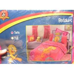  Tweety Playtime twin size bedskirt: Toys & Games