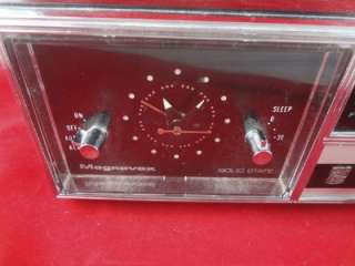 Up for sale is a Vintage Magnavox Solid State AM FM Clock Radio. This 