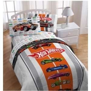 Hot Wheels 4 Pc Twin Bedding Comforter and Sheets Set  