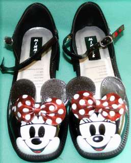   AN ADORABLE PAIR OF LITTLE GIRLS MINNIE MOUSE SHOES. SIZE: 2 3