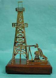 Oilfield Oil Well Pump Jack & Derrick Drilling Drill Rig Gold Model 