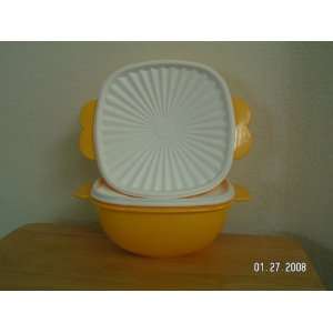 Tupperware 10 Cup Serving Bowl Set of Two 