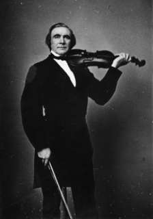 1800s photo Norwegian violinist Ole Bull holding violin  