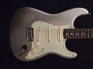   * Fender Artist Series Robert Cray Stratocaster Strat Electric Guitar