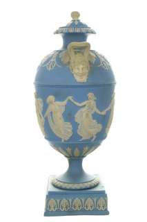 wedgwood date circa 1760 condition replaced lid and repaired at neck 