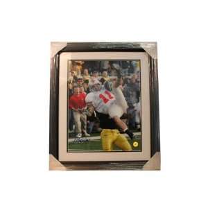   Gonzalez The Catch 20 in. x 24 in. Autographed Deluxe Frame: Sports
