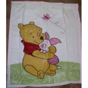  Disney Baby Cuddle Me Pooh Luxury Plush Blanket: Baby