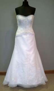 NWOT Casablanca Wedding Gown Style 2002 White Size 8  