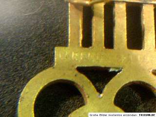 1058) Pin Anstecker mit Emaille OLYMPISCHE SPIELE 1936 IN BERLIN 