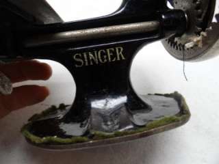 Vintage Singer Model 20 Sewhandy Childs Sewing Machine  